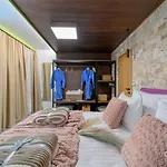 103 Alpine Hotel
