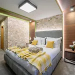 103 Alpine Hotel