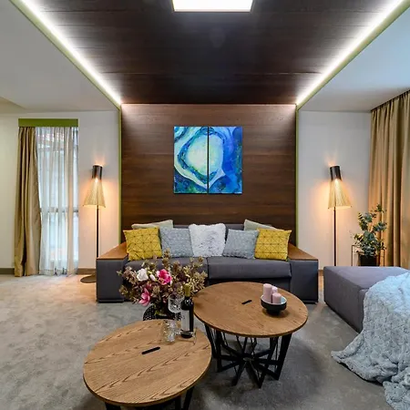 103 Alpine Hotel