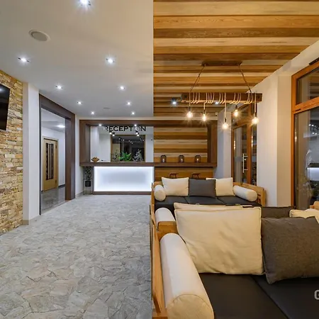 103 Alpine Hotel 3*