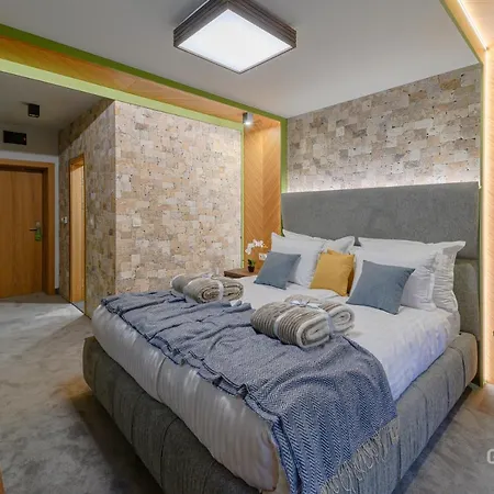 Hotel 103 Alpine
