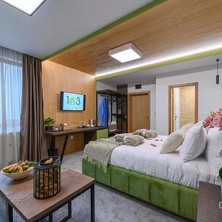 103 Alpine Hotel
