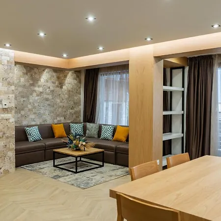 103 Alpine Hotel 3*